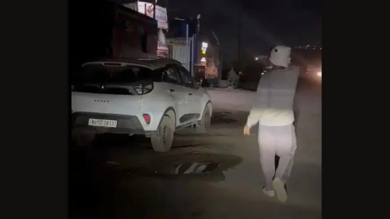 पुणे में कारोबारी के दफ्तर पर फायरिंग से सनसनी, लॉरेंस बिश्नोई गैंग के नाम पर ₹50 करोड़ की रंगदारी मांगने का आरोप