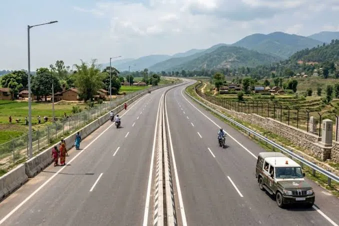 Bihar-Nepal Highway: बिहार को ₹3,590 करोड़ की बड़ी सौगात, मुजफ्फरपुर से नेपाल बॉर्डर तक बनेगा 4-Lane हाईवे
