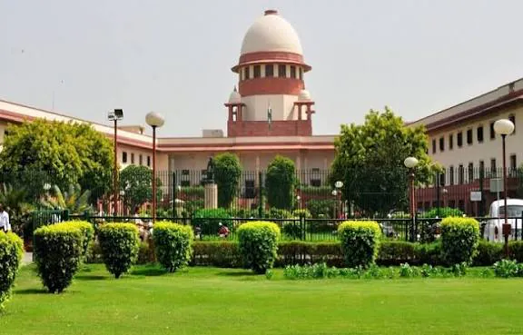 आधी रात को रिकवरी एजेंटों ने ट्रक उठाया, सुप्रीम कोर्ट ने फाइनेंस कंपनी को 15 लाख रुपये देने का आदेश दिया