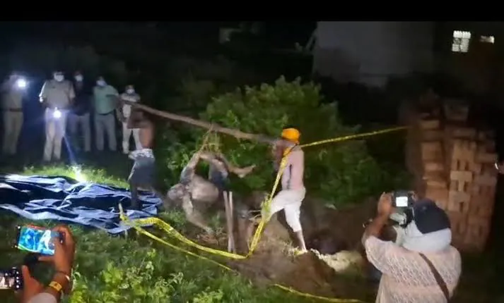 भागलपुर में जमीन के अंदर दफन मिला शव, 24 घंटे बाद भी पहचान नहीं; CCTV खंगाल रही पुलिस