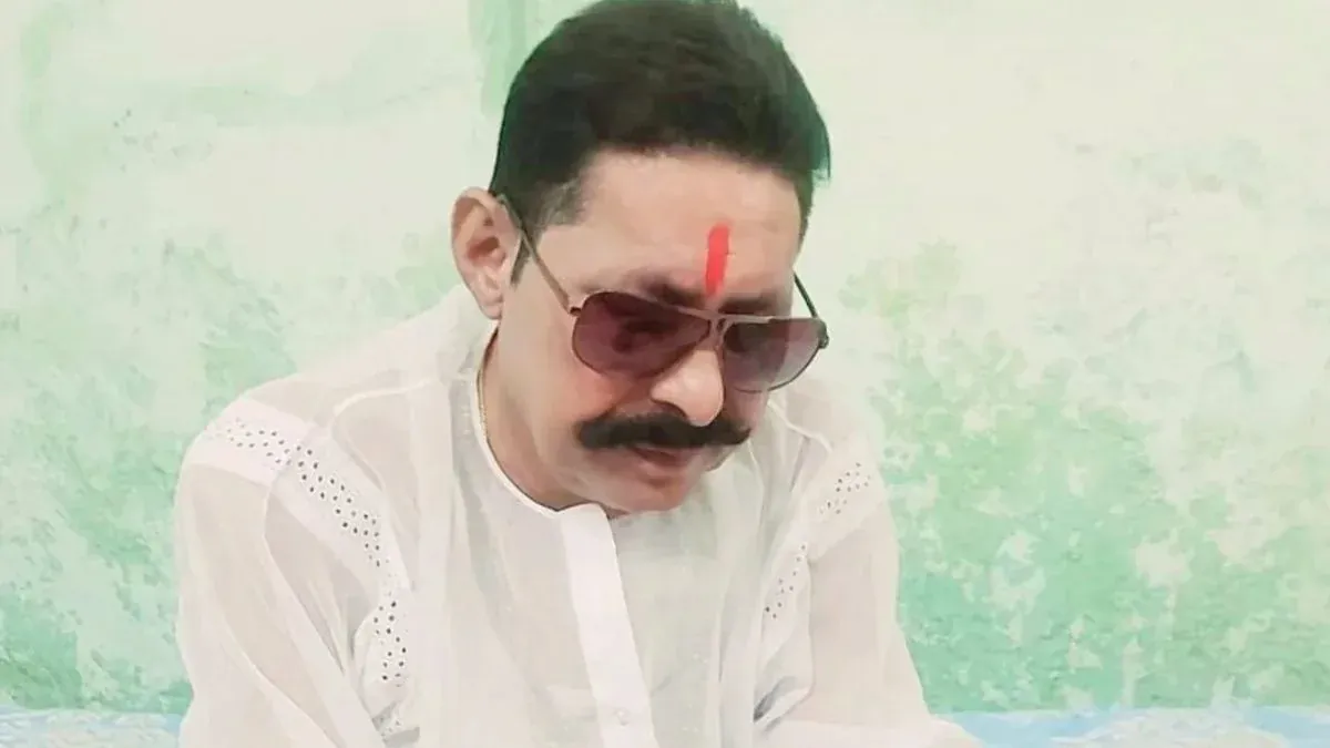 नीरज कुमार के खिलाफ अनंत सिंह का खुला मोर्चा, जन सुराज प्रत्याशी के नामांकन में पहुंचे; अब JDU क्या करेगी?