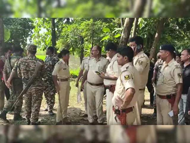 बगहा में पुलिस टीम पर हमला, वारंटी को छुड़ाने के लिए ग्रामीणों ने किया विरोध