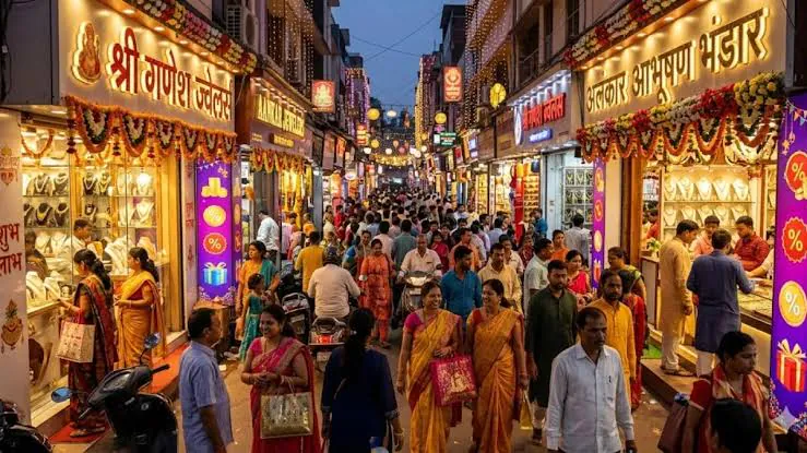 त्योहारों से पहले बिहार के बाजारों में बढ़ी रौनक, खरीदारों की पसंद में आया बदलाव