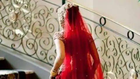 jaimala ke liye intezar karte reh gaya dulha mangalsutra nahi mila to parivar walon sang apne ghar l 1620571159