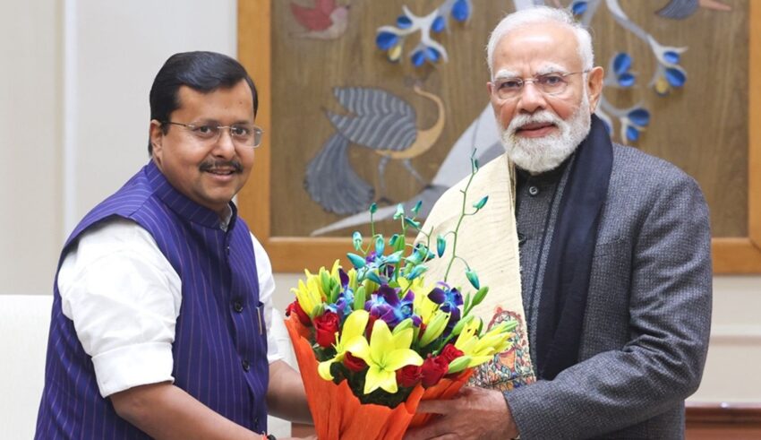 vajpayee ne sushasan ki neev rakhi modi nitin naveen