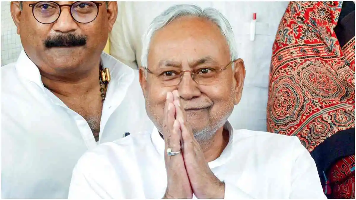 पटना में 'भारत रत्न' का बिगुल, नीतीश कुमार के सम्मान की मांग ने बढ़ाई सियासी हलचल!  पोस्टर ने छेड़ी नई बहस, कार्यकर्ताओं ने की 'सेवक' की पुकार